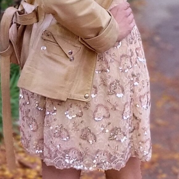 Red Valentino Girlie Pastel Cream Peach Crepe Lace Gold Sequin Mini Skirt Size 4 - Picture 2 of 13